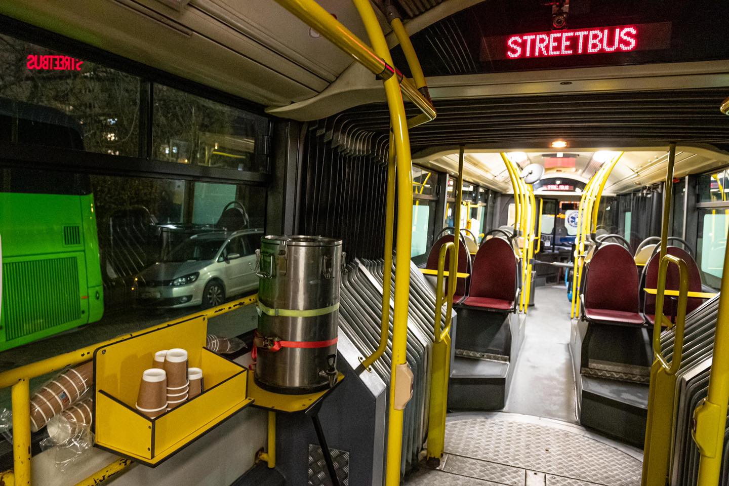 Streetbus 2022 wnętrze autobusu 
